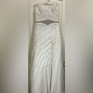 David’s bridal wedding dress size 4